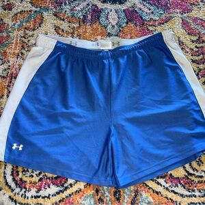 Woman's Large Under Armour Athletic Shorts